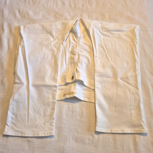 Levi's women's size 24W white classic straight mid rise white jeans, NWT - Picture 10 of 14